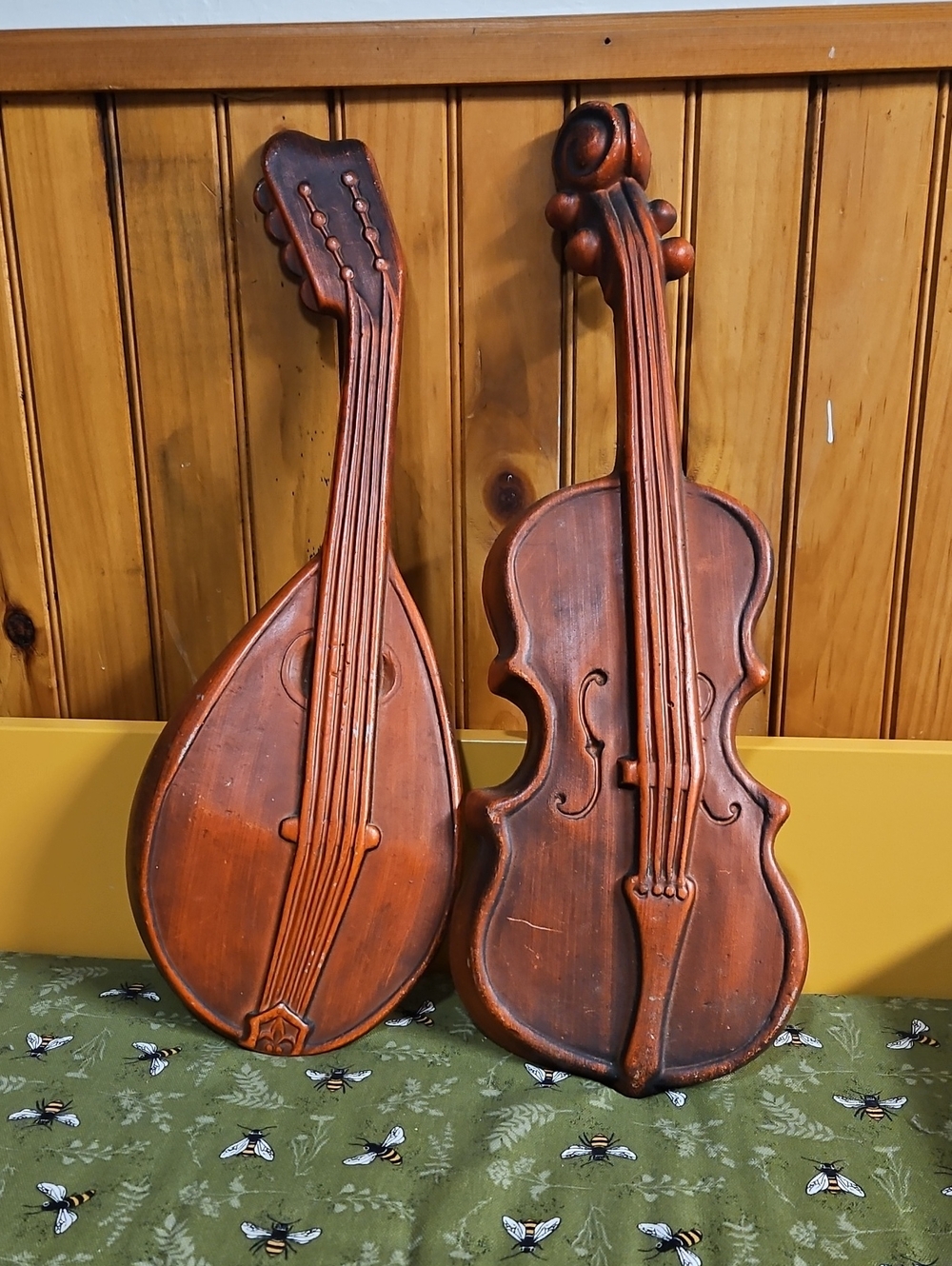 Vintage MCM Royal Cast Metal Violin & Mandolin Wall Art Plaques 2pc Set